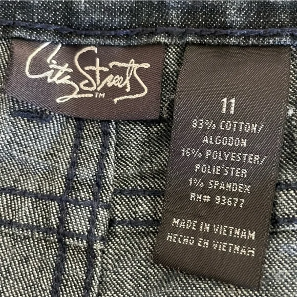 City Streets blue small checker patterned jeans size 11. - Picture 7 of 8